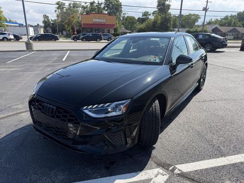 Mythos Black Metallic 2023 Audi S4 Premium Plus TFSI quattro Tiptronic