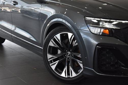 Daytona Gray Pearl Effect 2025 Audi Q8 55 Premium Plus