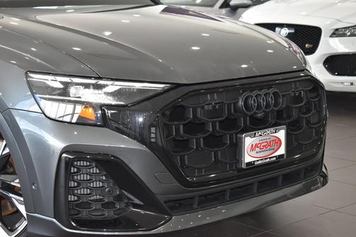 Daytona Gray Pearl Effect 2025 Audi Q8 55 Premium Plus