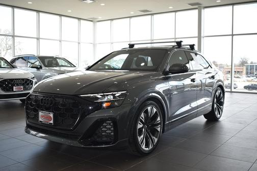 Daytona Gray Pearl Effect 2025 Audi Q8 55 Premium Plus