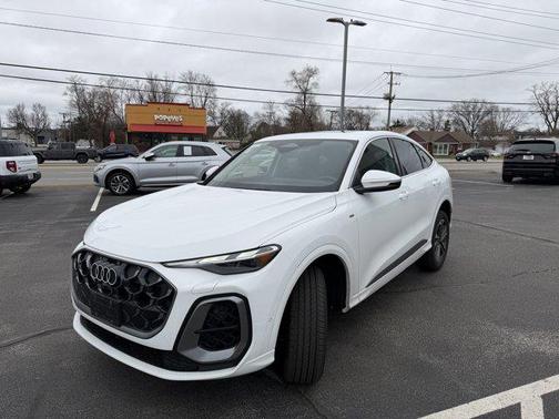 Arkona White 2025 Audi Q5 Premium TFSI quattro S tronic