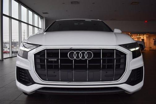 Photo 2 of 24 of 2019 Audi Q8 3.0T Premium
