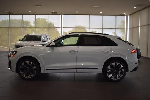 Glacier White Metallic 2025 Audi Q8 55 Premium Plus