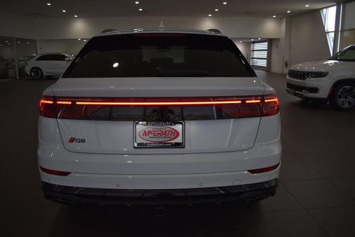 Glacier White Metallic 2025 Audi Q8 55 Premium Plus