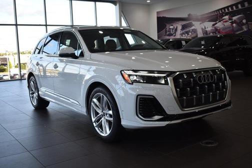 2025 Audi Q7 55 Premium Plus