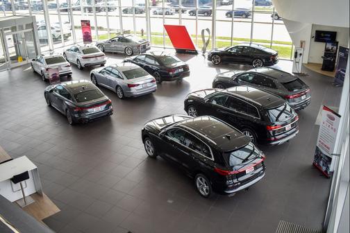 Daytona Gray Pearl Effect 2023 Audi SQ5 3.0T Premium Plus