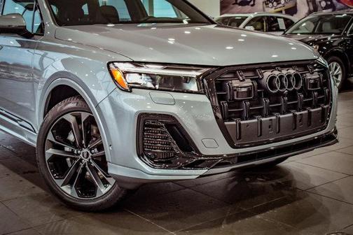 2025 Audi Q7 55 Premium Plus