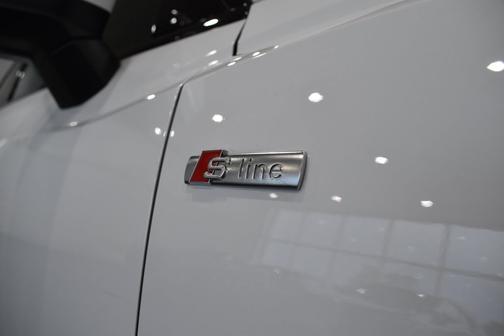 Arkona White 2025 Audi Q3 Premium 45 TFSI S line quattro Tiptronic