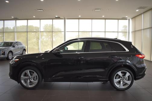Mythos Black Metallic 2026 Audi Q5 Prestige TFSI quattro S tronic