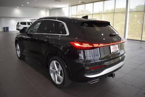 Mythos Black Metallic 2026 Audi Q5 Prestige TFSI quattro S tronic