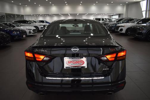 Super Black 2023 Nissan Altima SR Intelligent AWD