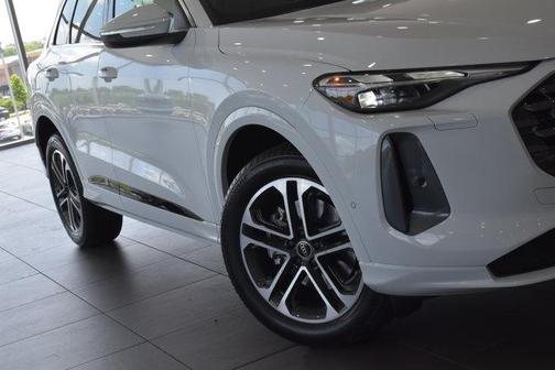 2025 Audi Q5 Premium