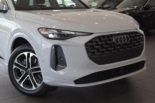 2025 Audi Q5 Premium