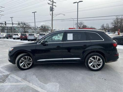 2022 Audi Q7 55 Premium Plus