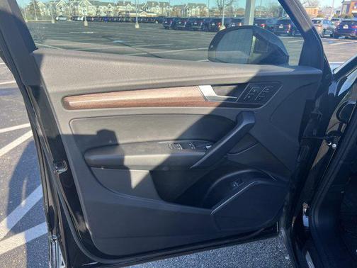 2022 Audi Q5 45 S line Premium