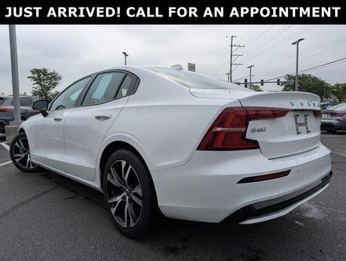 2024 Volvo S60 B5 Core Dark Theme