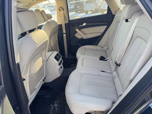 2024 Audi Q5 40 Premium Plus