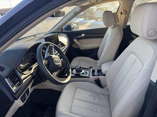 2024 Audi Q5 40 Premium Plus