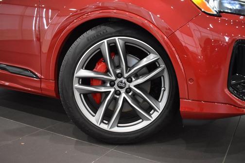 Chili Red Metallic 2026 Audi Q7 55 Prestige