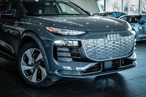 2025 Audi Q6 e-tron Premium Plus quattro
