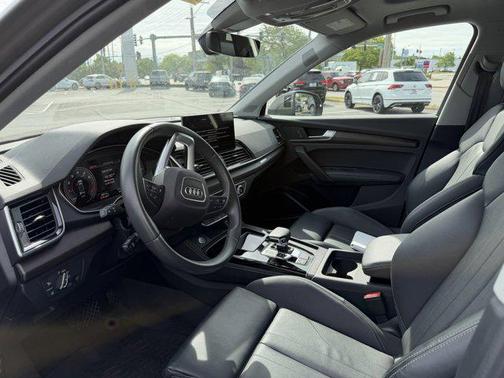 Chronos Gray Metallic 2024 Audi Q5 45 S line Premium Plus
