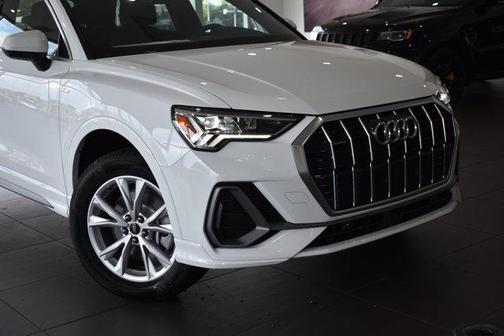 2025 Audi Q3 Premium 45 TFSI S line quattro Tiptronic