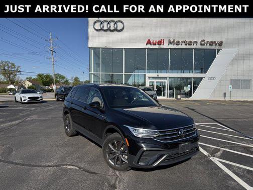 Deep Black Pearl 2022 Volkswagen Tiguan 2.0T SE 4MOTION