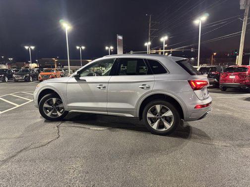 2023 Audi Q5 40 Premium Plus