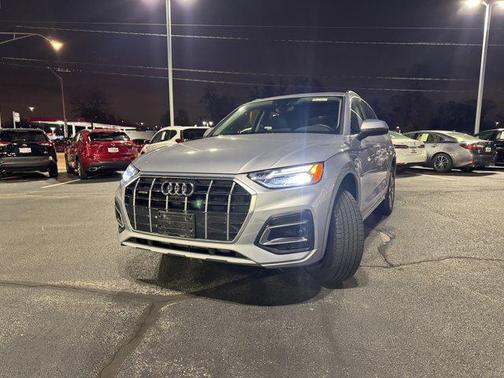 2023 Audi Q5 40 Premium Plus