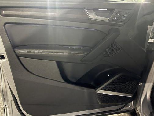 2023 Audi Q5 40 Premium Plus