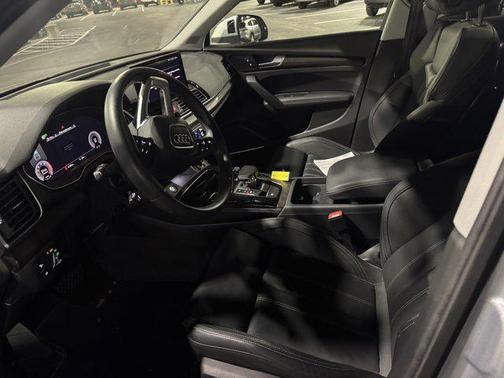 2023 Audi Q5 40 Premium Plus