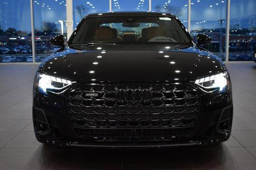 2025 Audi A8 L 55 TFSI quattro Tiptronic