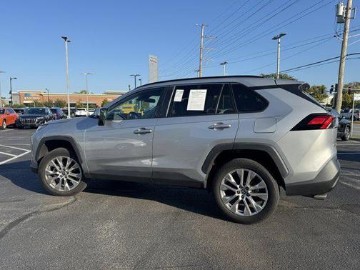 2022 Toyota RAV4 XLE Premium