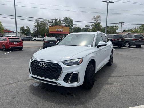 2023 Audi Q5 45 S line Premium Plus
