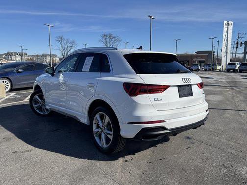 2023 Audi Q3 Premium 45 TFSI S line quattro Tiptronic