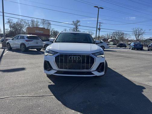 2023 Audi Q3 Premium 45 TFSI S line quattro Tiptronic