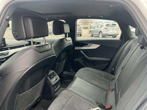 2022 Audi A4 45 S line Premium Plus