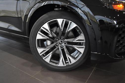 Mythos Black Metallic 2026 Audi Q8 55 Premium Plus