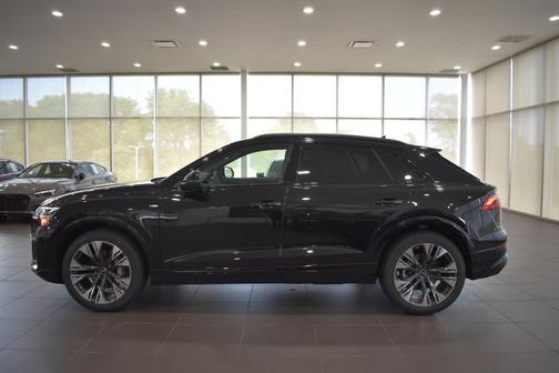 Mythos Black Metallic 2026 Audi Q8 55 Premium Plus