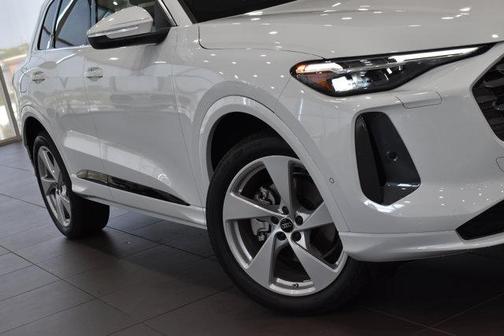 2025 Audi Q5 Premium Plus