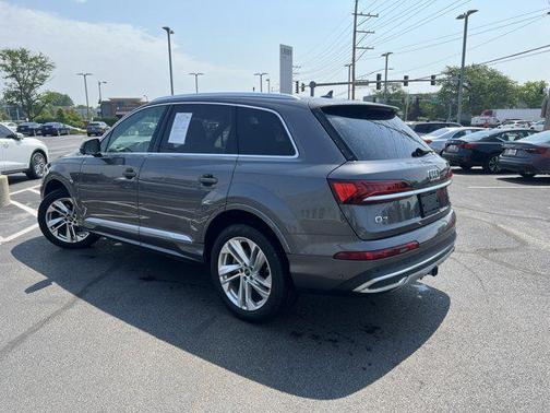 2022 Audi Q7 45 Premium Plus