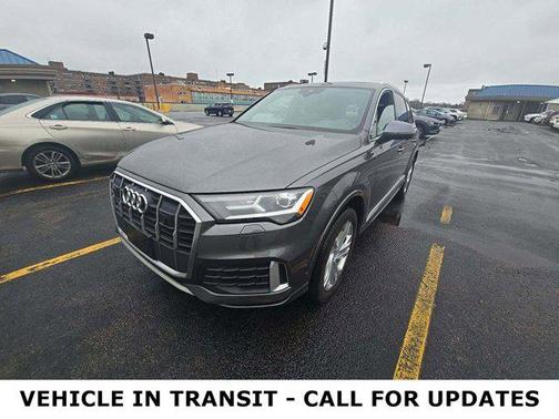 2022 Audi Q7 45 Premium Plus