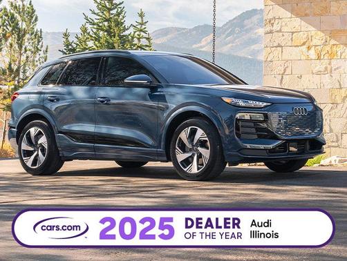Carrara White 2025 Audi Q8 55 Premium