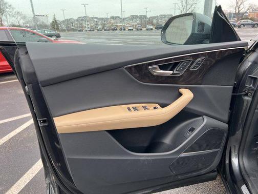 2025 Audi Q8 55 Premium Plus