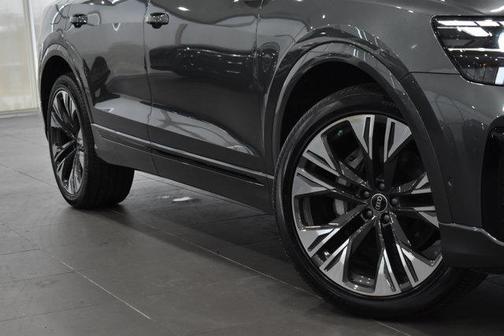 2025 Audi Q8 55 Premium Plus