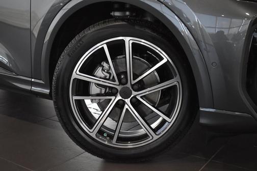 Daytona Gray pearl effect 2026 Audi Q5 Prestige TFSI quattro S tronic