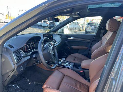 2023 Audi Q5 45 S line Premium Plus