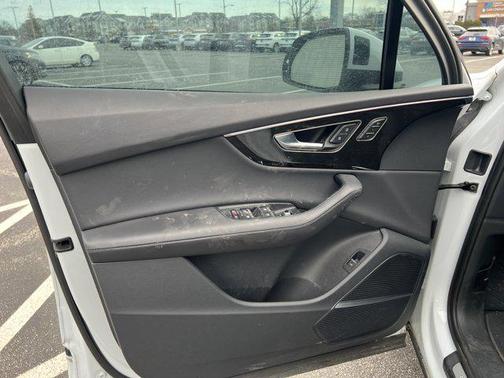 2023 Audi Q7 55 Premium Plus