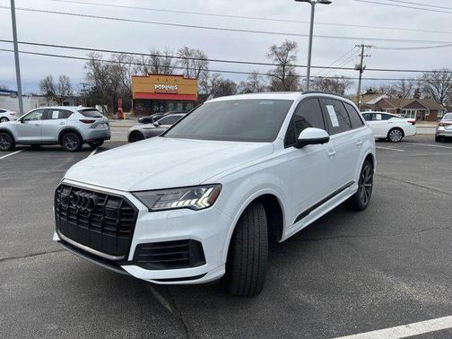 2023 Audi Q7 55 Premium Plus