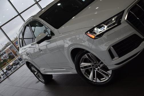 2022 Audi Q7 55 Premium Plus